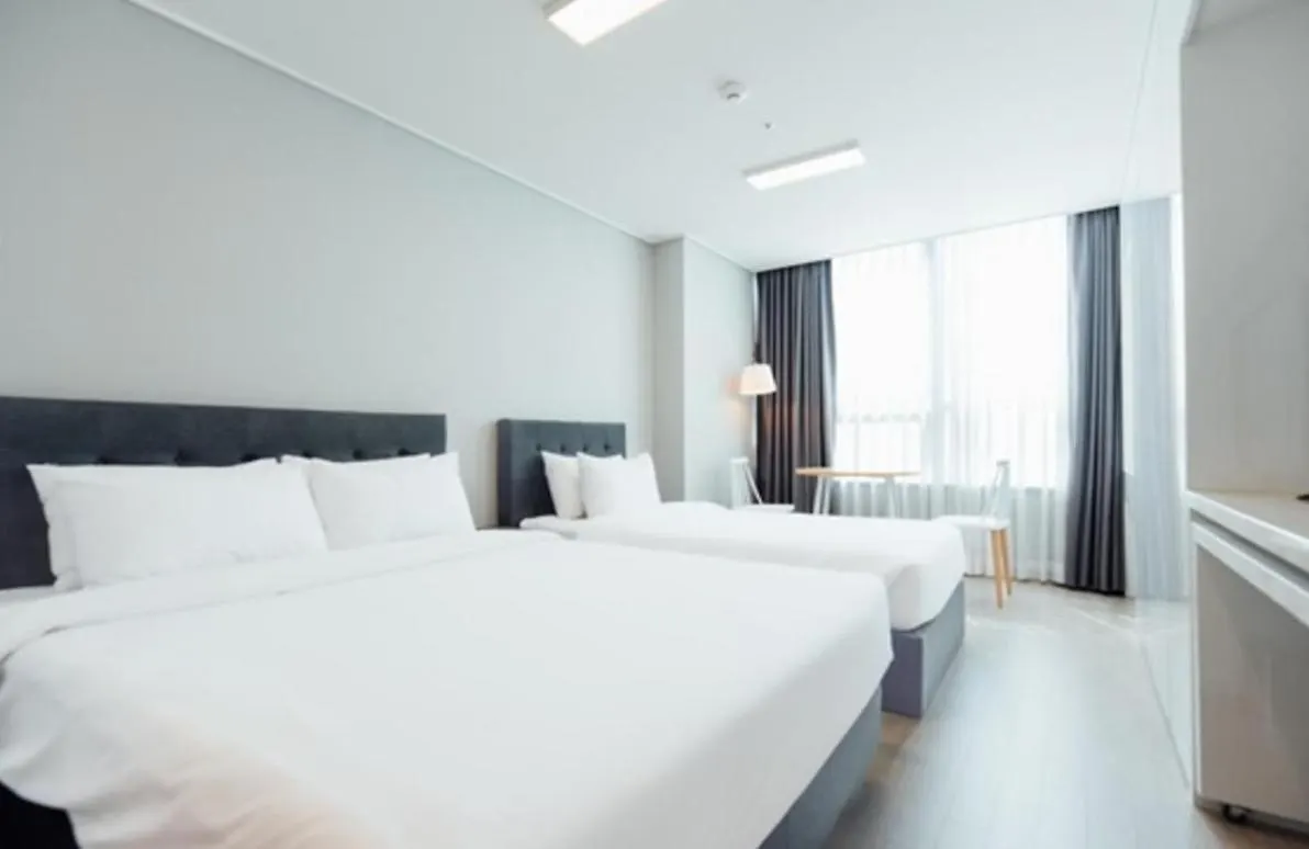 Celebstay Songdo Halla Western Park Incheon 0*,  Korsel